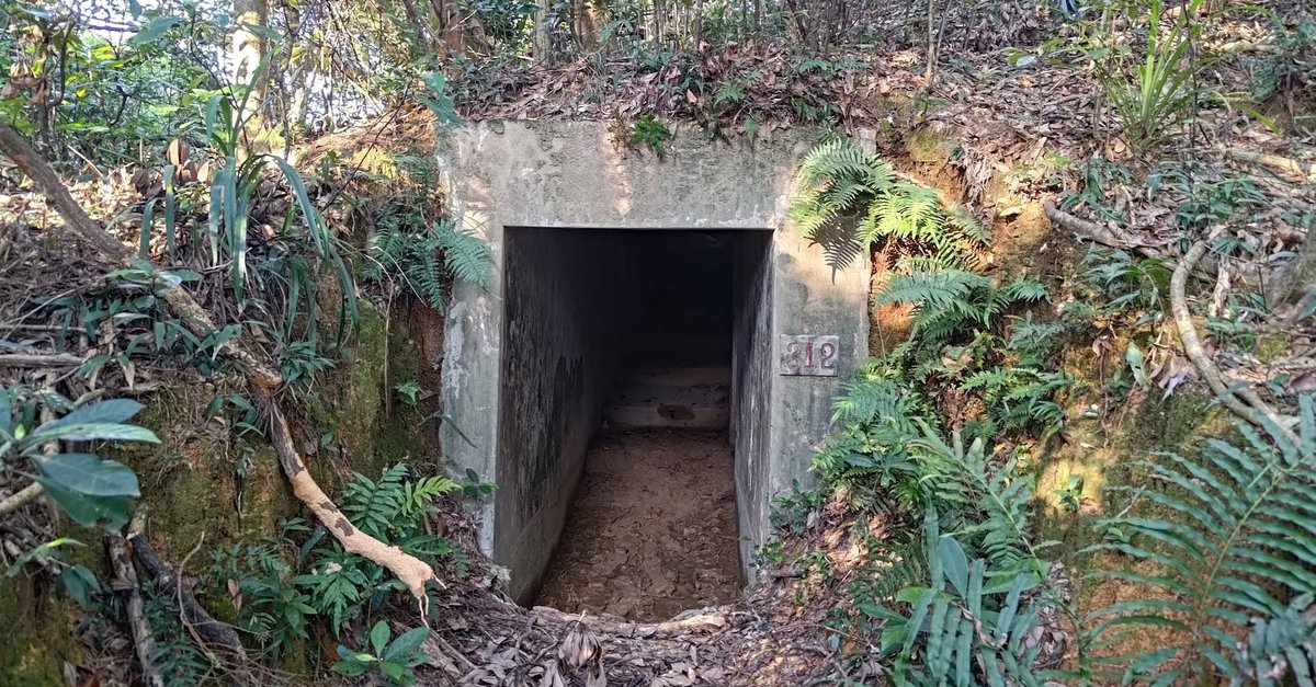 WWII Tunnels Hike Monkey Hill, Smuggler's Ridge, Gin Drinkers' Line